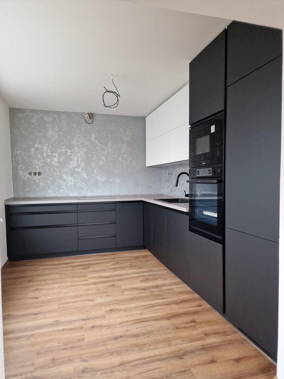 Kuchyně včetně dodávky spotřebičů